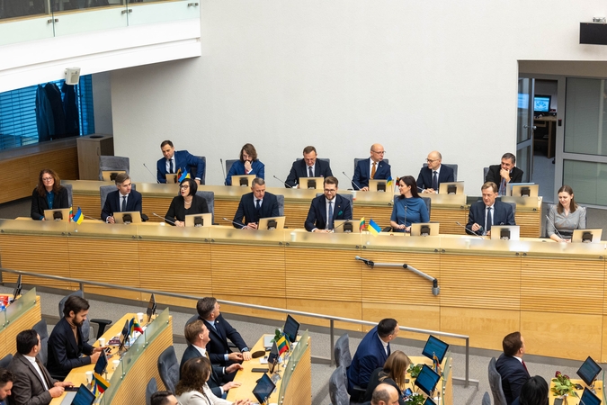 Dalis Ministrų kabineto prasiilgino šventinį Velykų savaitgalį