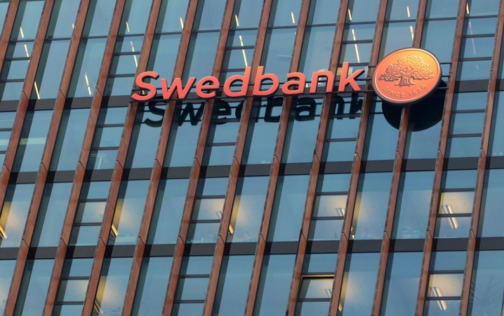 „Swedbank“ mokėjimo kortelės šiąnakt gali būti aptarnaujamos su trikdžiais