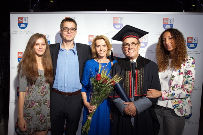 LSMU garbės daktaras: ateina alternatyviai bei drąsiai mąstančių gydytojų karta