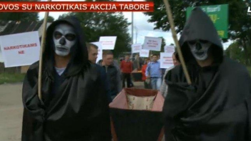 Kovos su narkomanija dieną – neįprasta buvusių narkomanų akcija Kirtimuose 