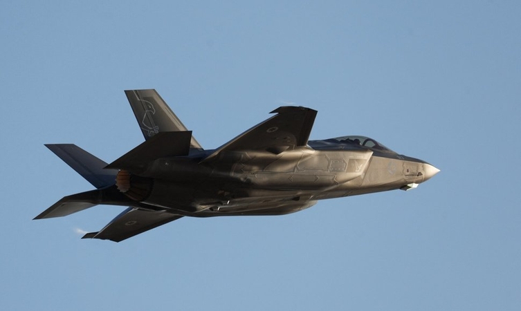 Izraelis teigia pasirašęs 3 mlrd. dolerių vertės sutartį su JAV dėl 25 naikintuvų F-35 