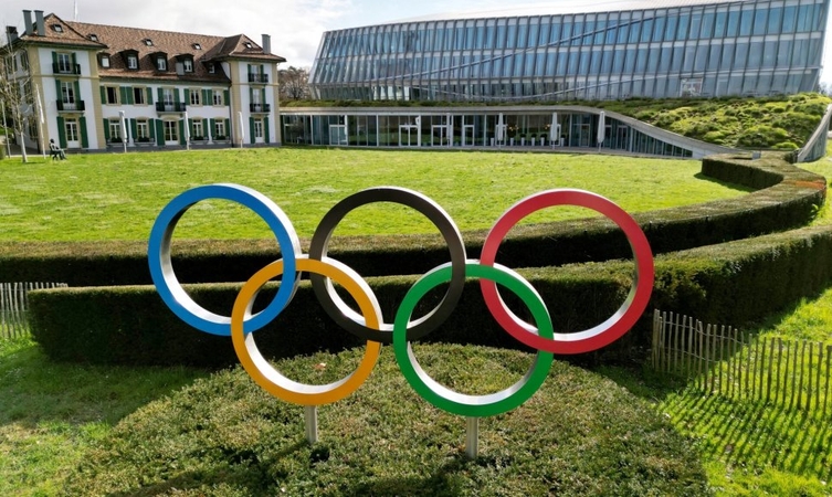 TOK: rusų, baltarusių sportininkai nedalyvaus olimpinių žaidynių atidarymo ceremonijoje 