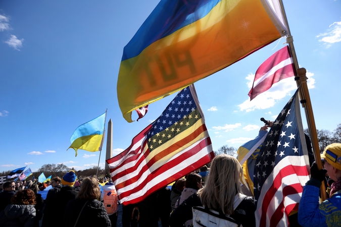 Pareigūnas: Ukraina ir JAV surengė konstruktyvias derybas dėl iškasenų susitarimo