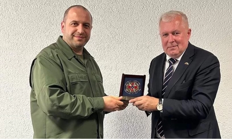  Rustemas Umerovas ir Arvydas Anušauskas