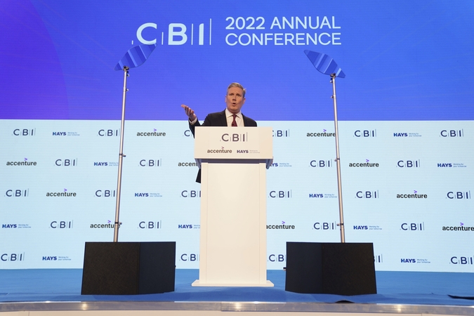 Į skandalą įsivėlusi JK verslo lobistų organizacija CBI atlaikė balsavimą dėl išlikimo