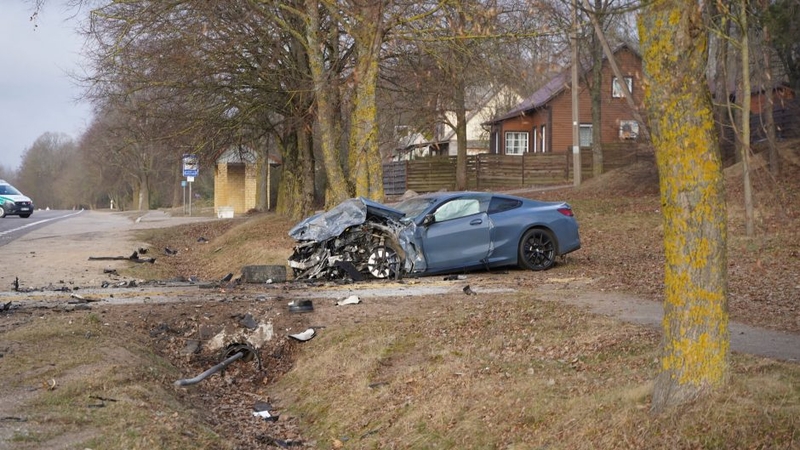 Prašo atsiliepti skaudžios avarijos Raudonėje liudininkus