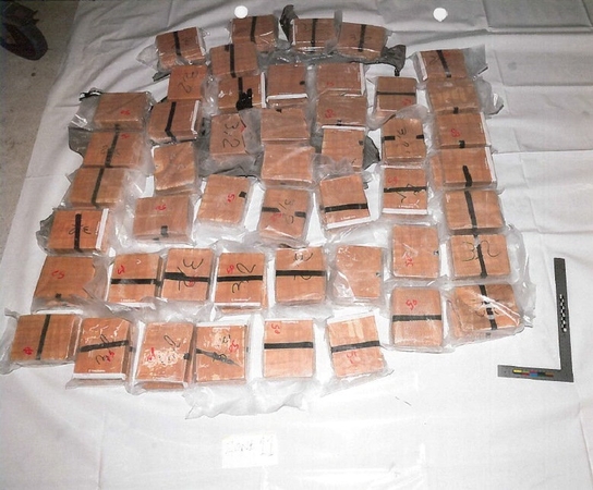 Prancūzijos karinis jūrų laivynas Arabijos jūroje konfiskavo keturias tonas narkotikų