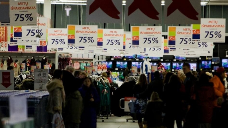Lipdukai nebeveikia: prekybos centrai ieško naujų klientų viliojimo būdų