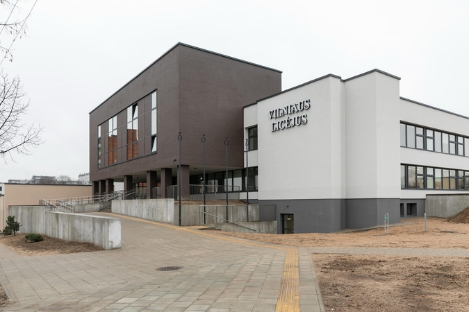 Pamatykite, kaip moderniai atnaujintas Vilniaus licėjus