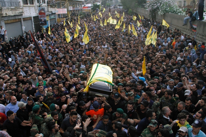 Minia žmonių susirinko atsisveikinti su „Hezbollah“ vyriausiuoju vadu