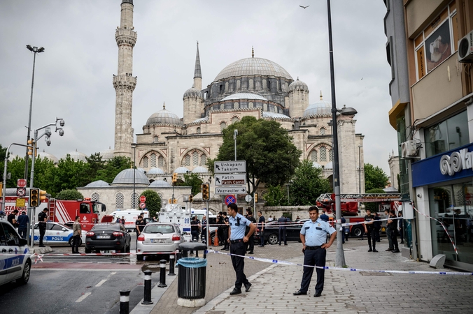 Stambule po 11 gyvybių pareikalavusio bombos sprogimo sulaikyti keturi įtariamieji