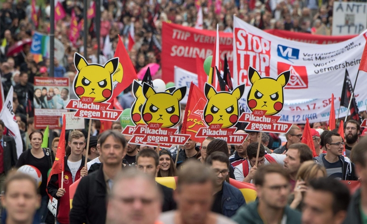 Vokietijoje vyksta šimtatūkstantiniai protestai prieš TTIP sutartį