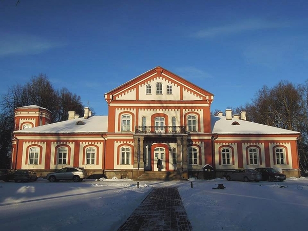 Baigtame tvarkyti Alantos dvaro rūsyje atidarytas amatų centras
