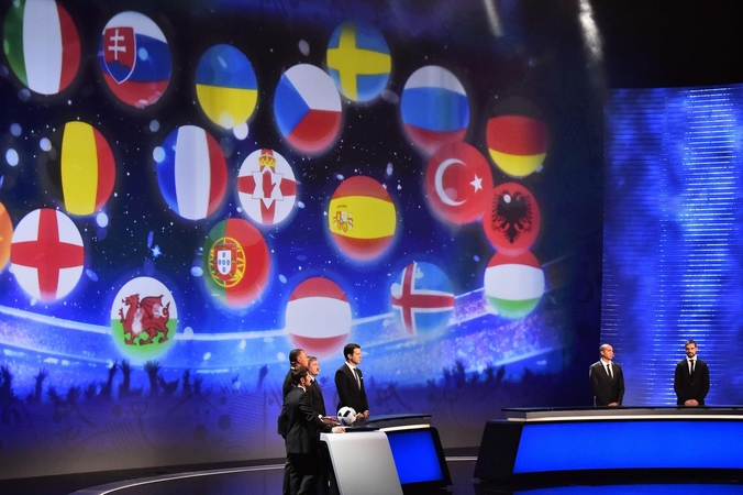 Paryžiuje ištraukti UEFA „Euro 2016“ futbolo čempionato burtai