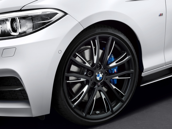BMW automobiliams – dinamiški „M Performance“ akcentai