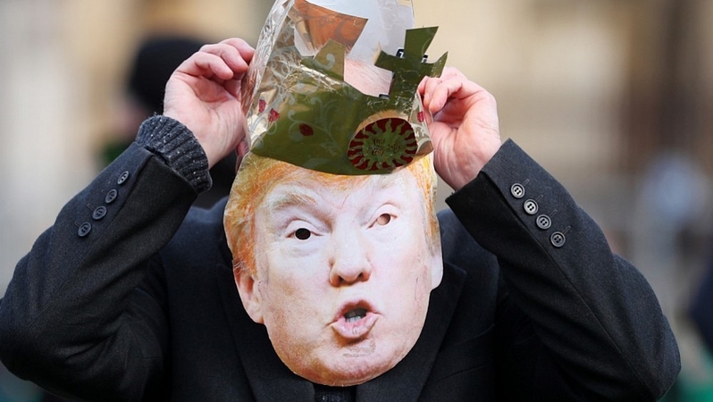 Ekologai nori Arktyje iškirsti iš ledo 35 metrų aukščio D. Trumpo galvą