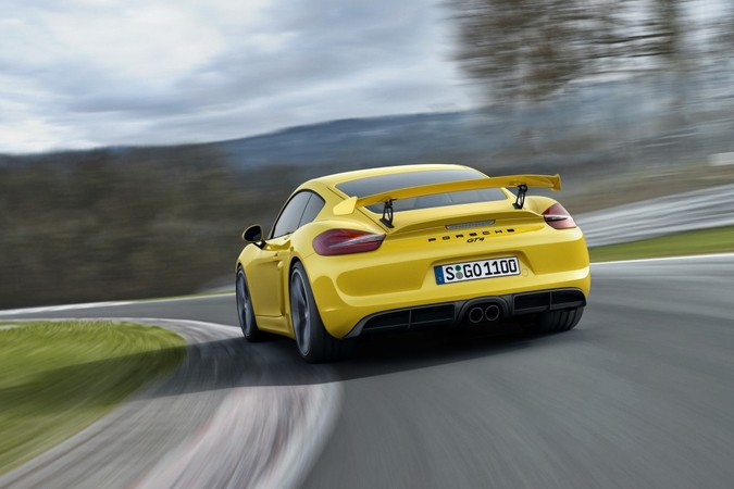 „Porsche“ premjera – sportinių modelių etalonas „Cayman GT4“