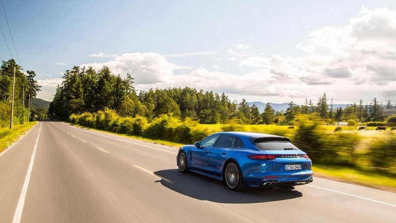 „Porsche Panamera Turbo Sport Turismo“ pelnė laurus