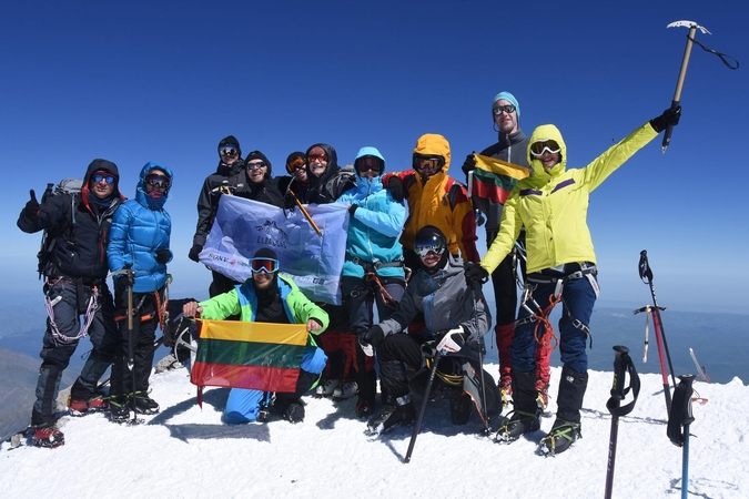 Ateikite išgirsti į Elbrusą įkopusių narsuolių įspūdžius