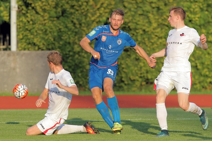"Stumbro" futbolininkai turėjo pripažinti "Sūduvos" pranašumą