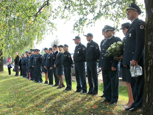 Pagerbtas Radviliškyje žuvusios policininkės atminimas