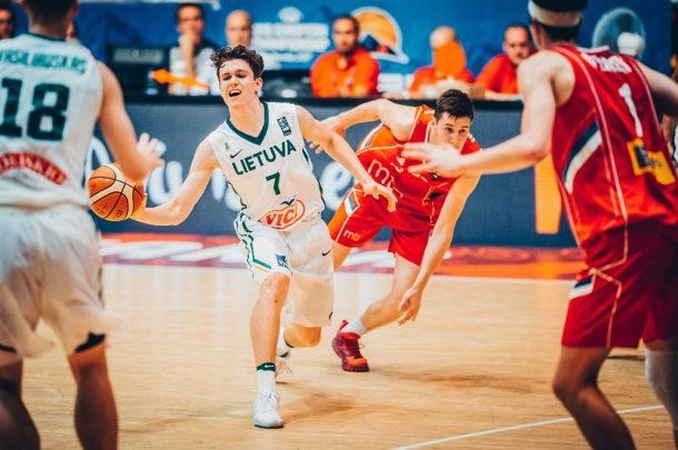 Atkakliame pusfinalyje Lietuvos 18-mečiai nusileido serbams