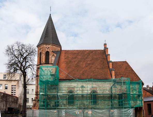 Šv. Gertrūdos bažnyčios grožį paslėpė statybininkų pastoliai