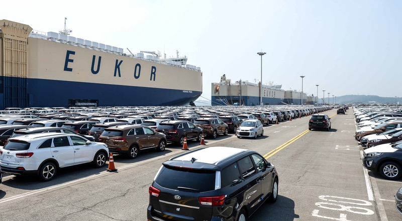 „Kia Motors“ eksportas iš Korėjos viršijo 15 milijonų automobilių