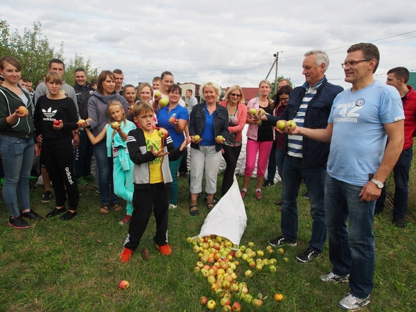 Obuolių sultys – vaikams ir senoliams