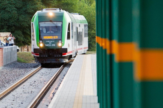 Į Kauną atvyko pirmasis traukinys „Rail Baltica“ vėže