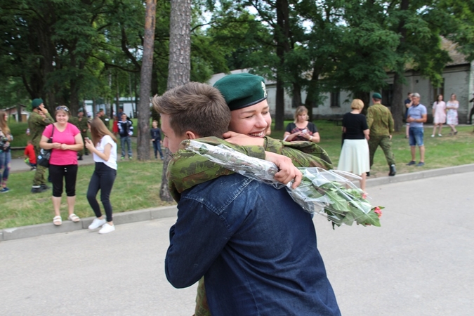 Rukloje ir Tauragėje į atsargą išleisti beveik 1000 šauktinių