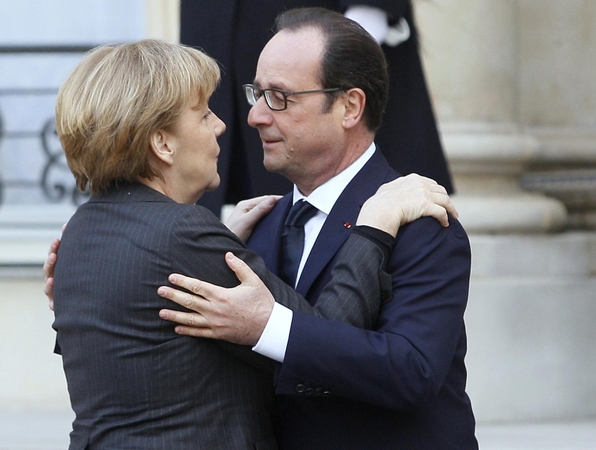 Angela Merkel ir Francois Hollande'as