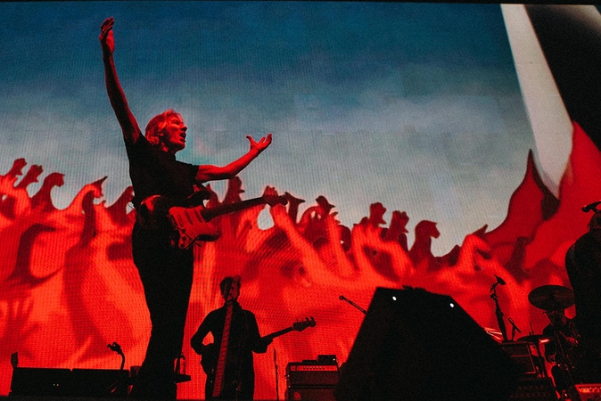 „Pink Floyd“ legendos gastrolės Europoje prasidėjo triumfu Barselonoje