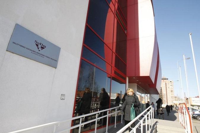 Tyrimas: gyventojai „Sodrai“ rašo šiek tiek daugiau negu šešetą