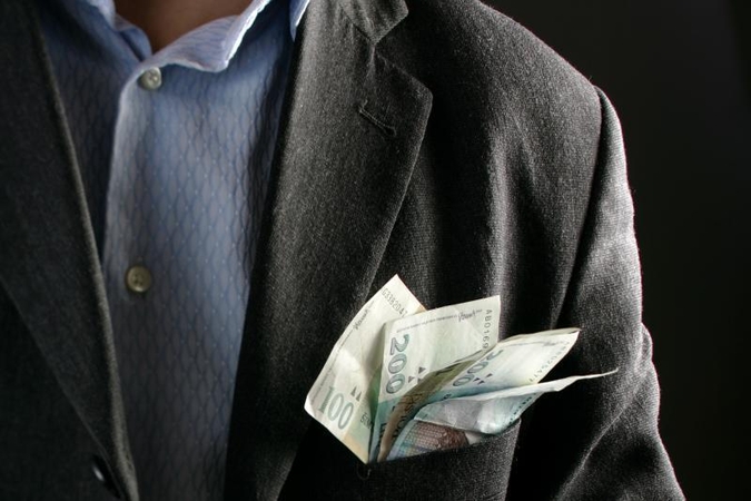 Teismas nubaudė iš socialinių pašalpų gyvenusį milijonierių