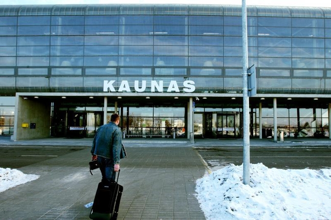 Kauno oro uoste pasieniečiams įkliuvo vyras su įtartinais dokumentais
