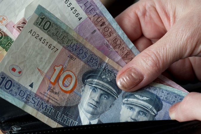 Sukčiautoja pensininkes paliko be santaupų – 4 tūkst. litų