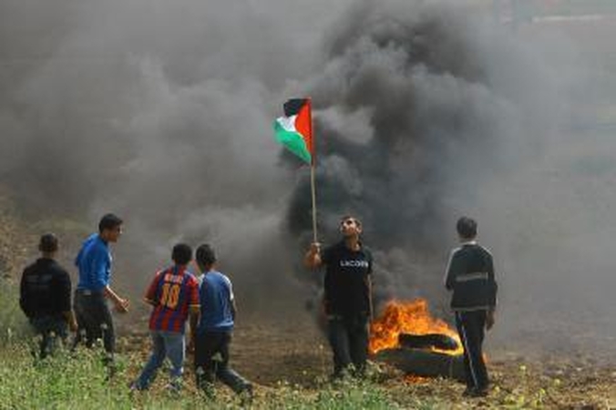 Palestiniečiai lieja įniršį prieš Izraelį, žlugdantį taikos derybas