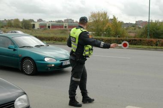 Policija per šventes stiprina pajėgas