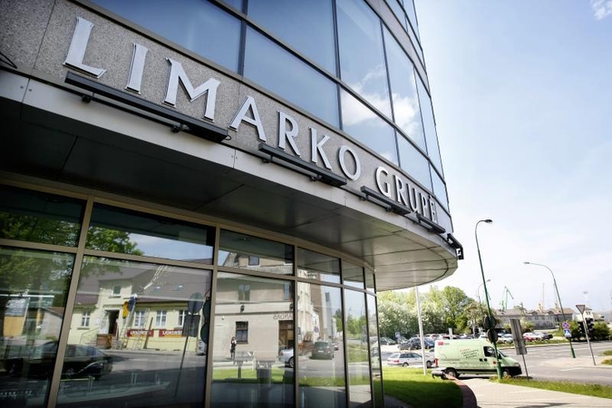 „Limarko laivininkystės kompanijos“ pajamos sumažėjo beveik perpus