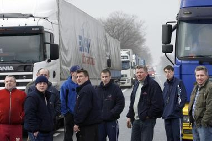 Augustavo gyventojai vėl blokuos sunkvežimių eismą