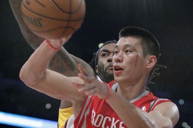 D. Motiejūnas komandos triumfą prieš „Lakers“ stebėjo nuo suolo
