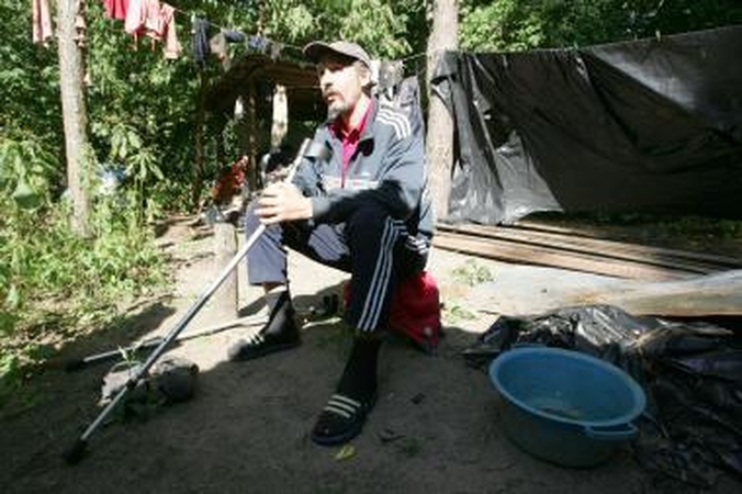 „Šiukšlyno žmonės" gyvena socialiniame būste  
