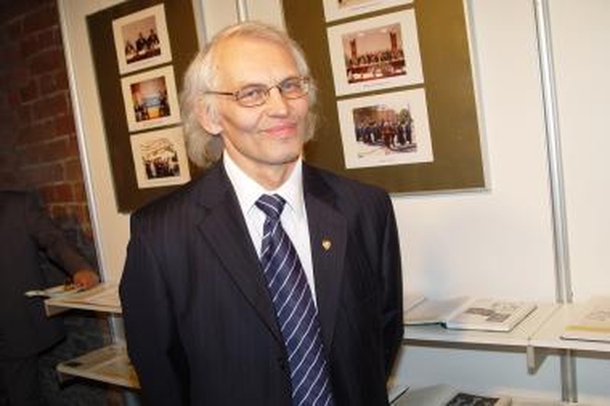 V.Žulkus – vieno iš UNESCO komiteto narys
