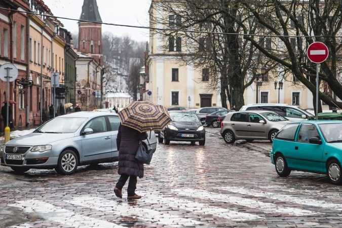 Įspėjimas vairuotojams: prie Rotušės galioja nauja rinkliavos tvarka