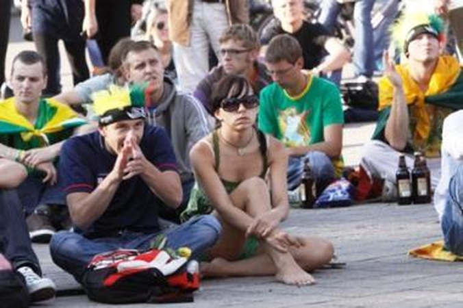 Rotušės aikštėje šėlo krepšinio sirgaliai 