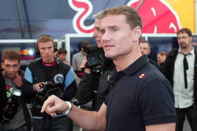 Davidas Coulthardas užvedė "Formulės 1" bolidą