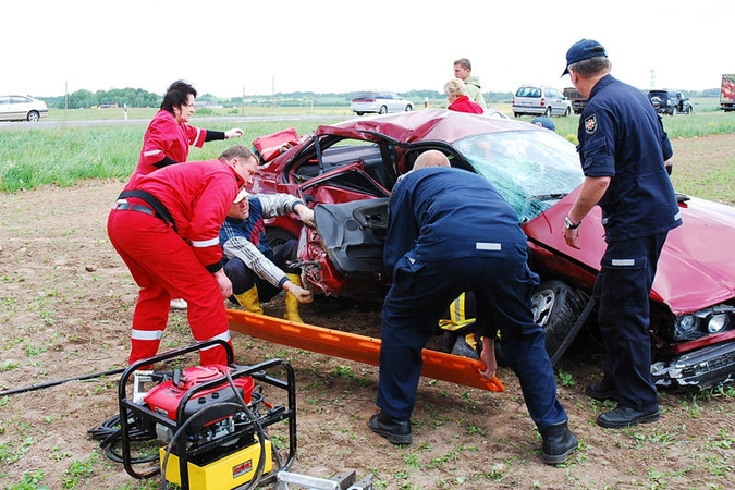 BMW vairuotojas pražudė keleivį