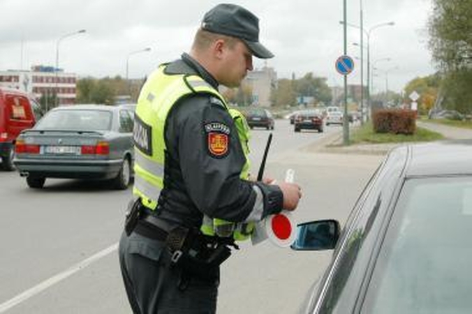 „Ne vienas kelyje“: keliuose - vis mažiau korupcijos