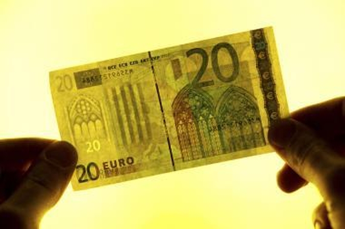 Teigiami statistiniai duomenys į antrą planą nustūmė euro zonos skolų problemas